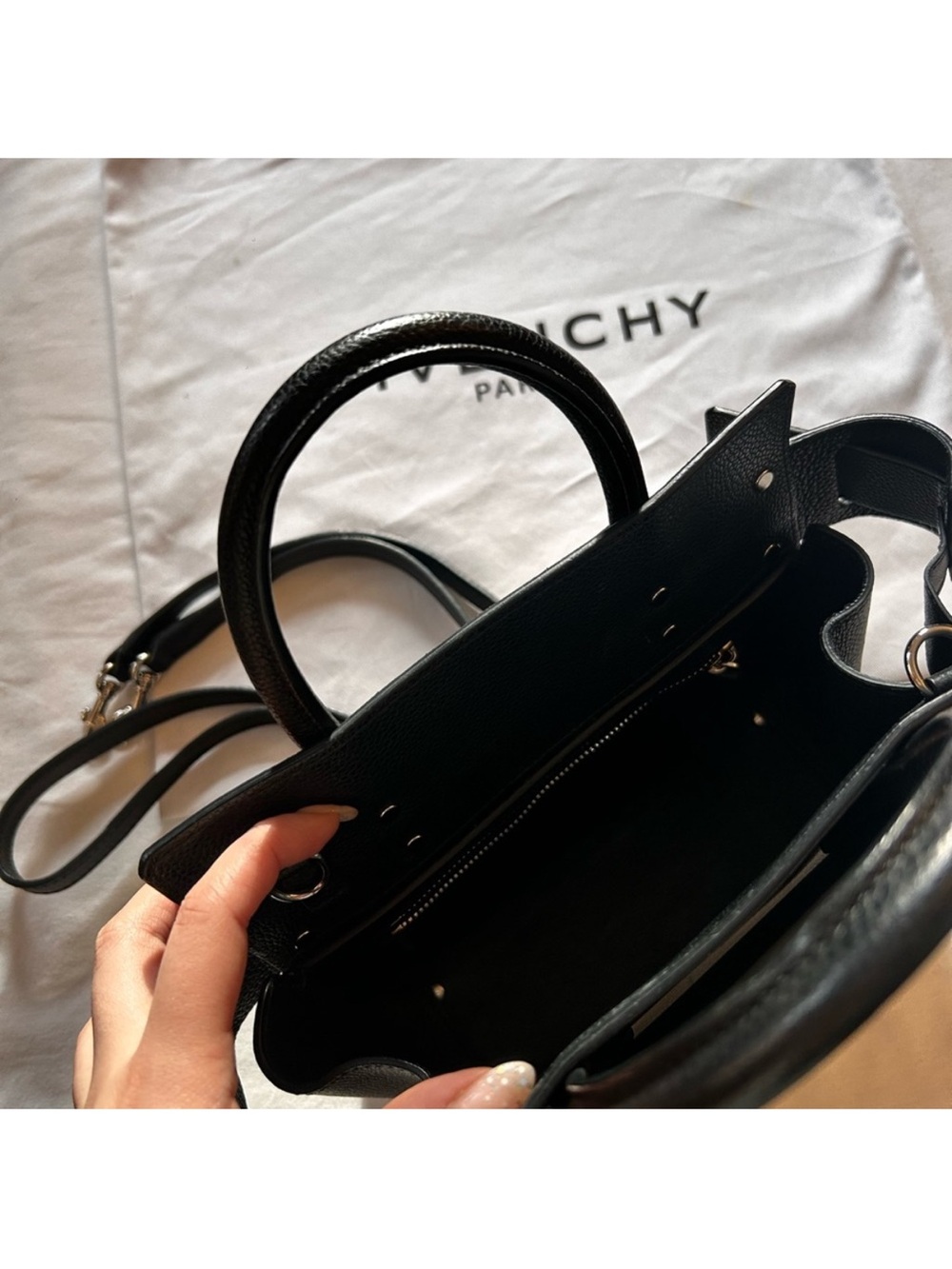 Givenchy purse - Picture 6 of 7